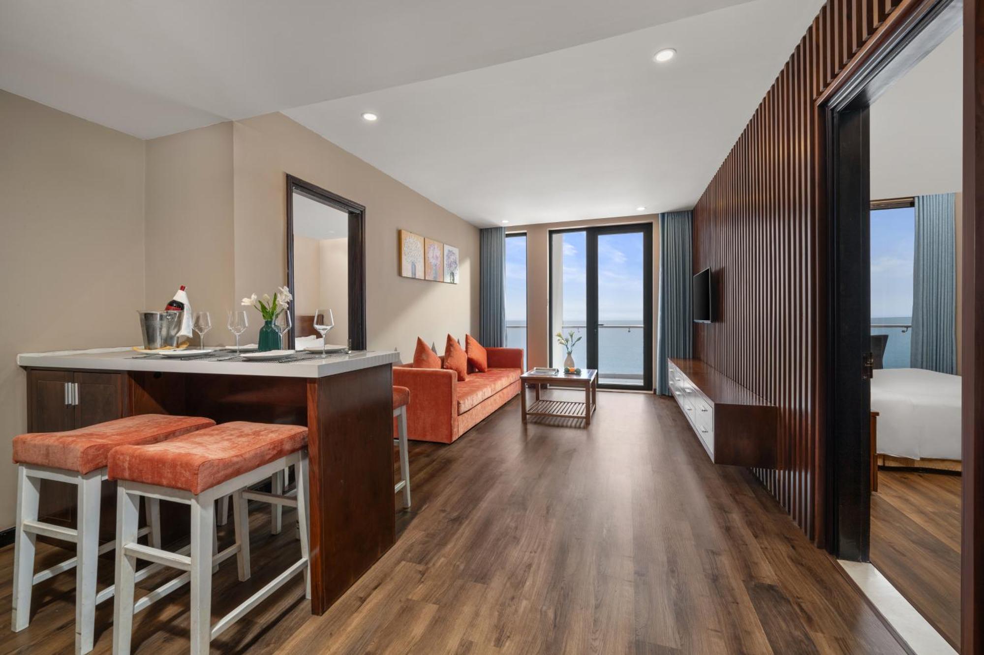 Yarra Ocean Suites Danang Exterior foto